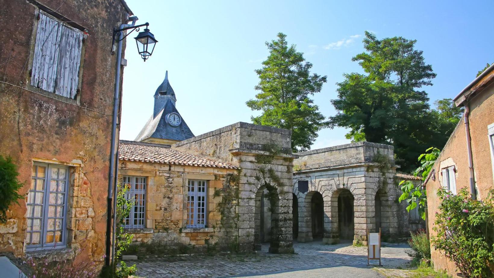 Maison Charmeilles - Gite Touristique - Coliving Fronsac  Exterior photo